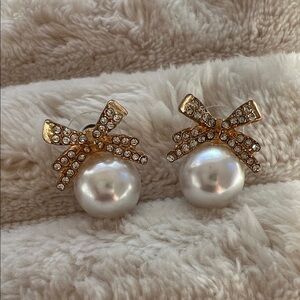 Elegant Gold and Pearl Bow Earrings